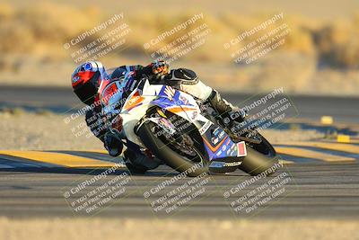 media/Nov-17-2024-CVMA (Sun) [[1fec520723]]/Race 18-Supersport Middleweight/